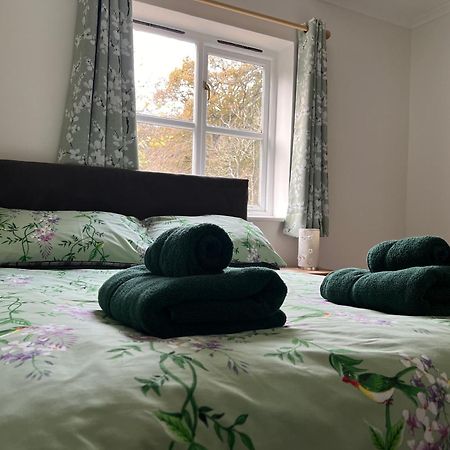 Forestry Cottage. Hot Tub, Open Fire, Dog Friendly Gaywood Екстер'єр фото
