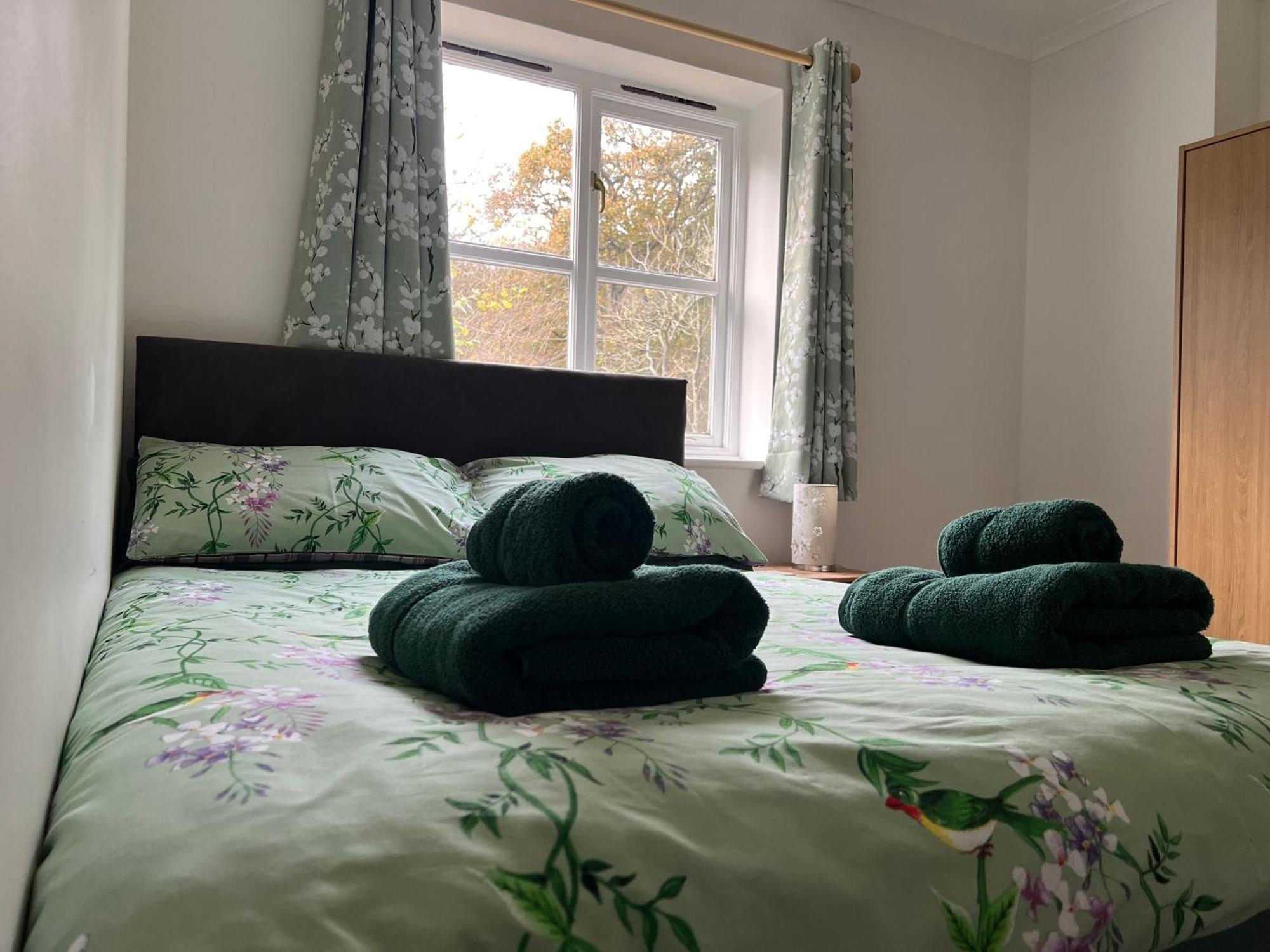 Forestry Cottage. Hot Tub, Open Fire, Dog Friendly Gaywood Екстер'єр фото